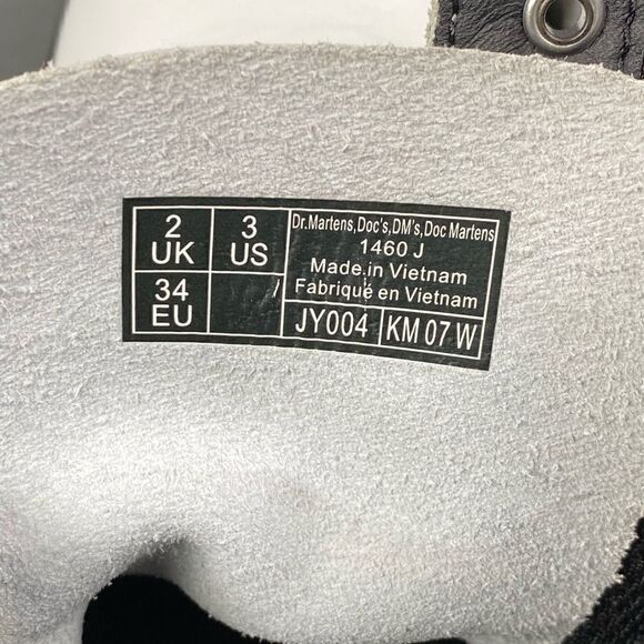 Dr. Martens 1460 8-Eye Boot kids/youths size 3 - Picture 6 of 8